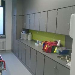 Krankenhaus_ Schrankwand.JPG